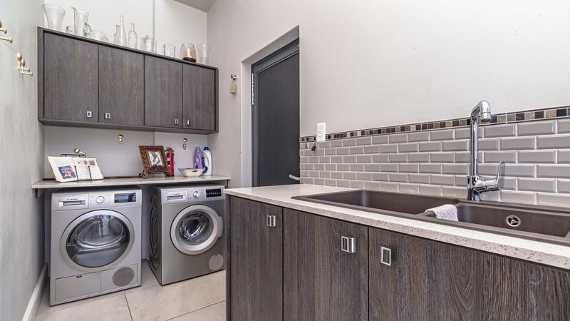 4 Bedroom Property for Sale in Pinnacle Point Golf Estate Western Cape